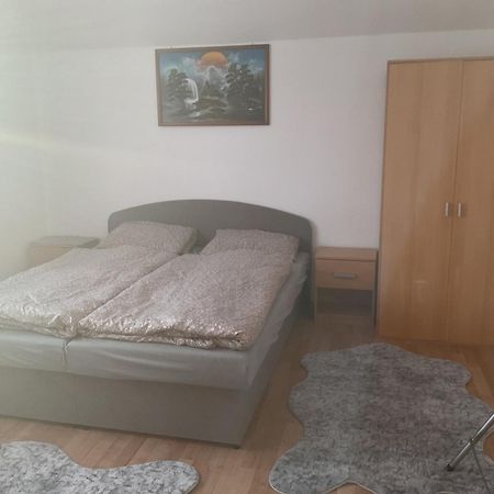 Homestay Renata Нова-Лесна Экстерьер фото