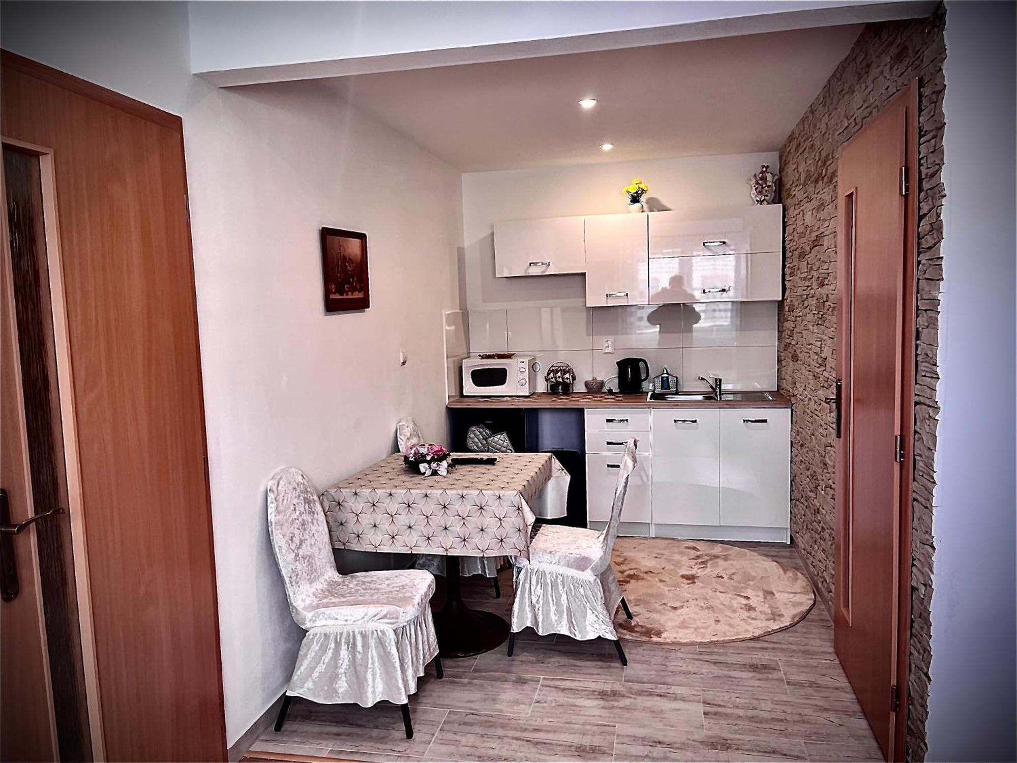 Homestay Renata Нова-Лесна Экстерьер фото